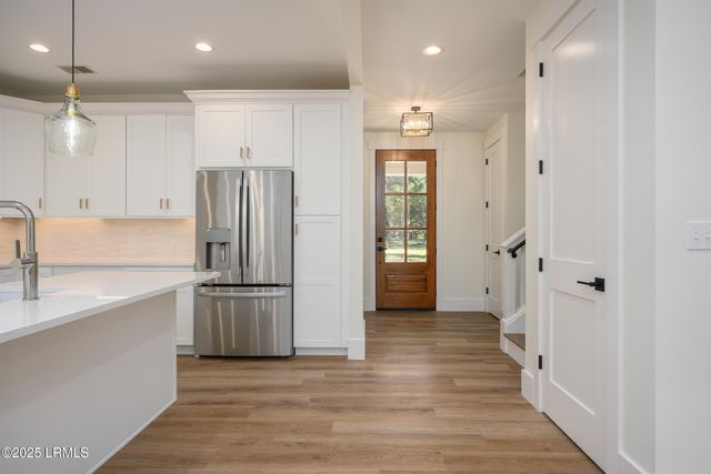 15 Woods Lane, Beaufort, SC 29907