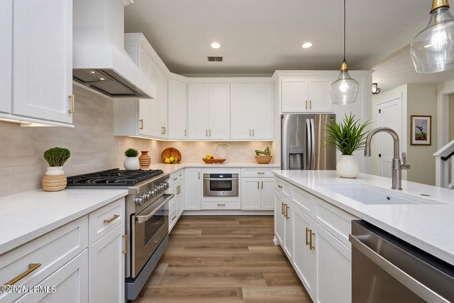 15 Woods Lane, Beaufort, SC 29907