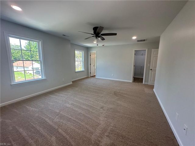 300 East ST, Smithfield, VA 23430