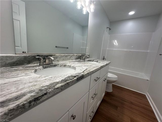 300 East ST, Smithfield, VA 23430