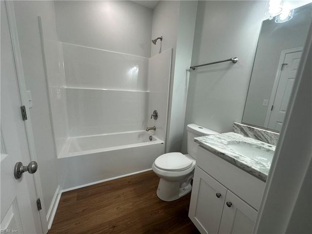 300 East ST, Smithfield, VA 23430