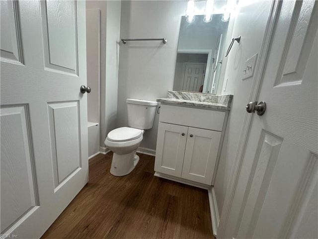 300 East ST, Smithfield, VA 23430