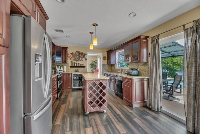 621 SW 98th Terrace, Pembroke Pines, FL 33025