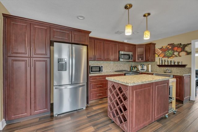 621 SW 98th Terrace, Pembroke Pines, FL 33025