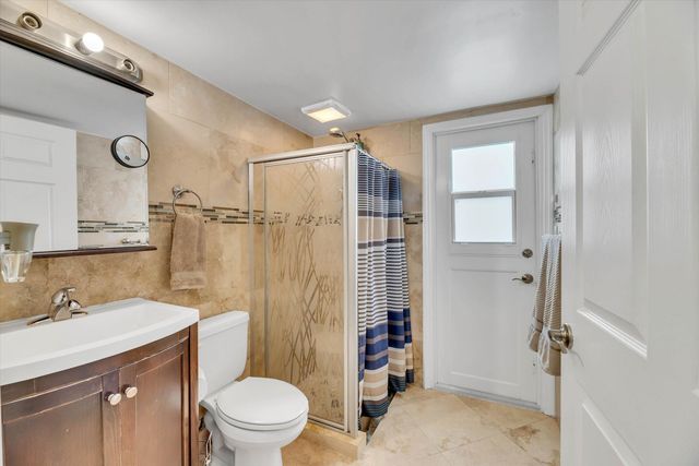 621 SW 98th Terrace, Pembroke Pines, FL 33025