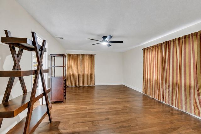 621 SW 98th Terrace, Pembroke Pines, FL 33025