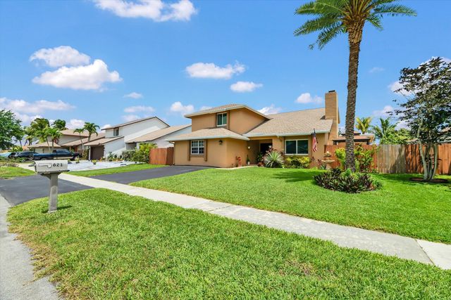 621 SW 98th Terrace, Pembroke Pines, FL 33025