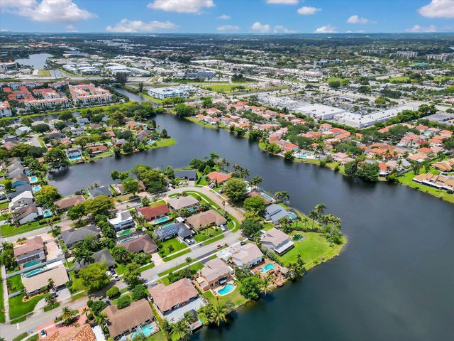 621 SW 98th Terrace, Pembroke Pines, FL 33025