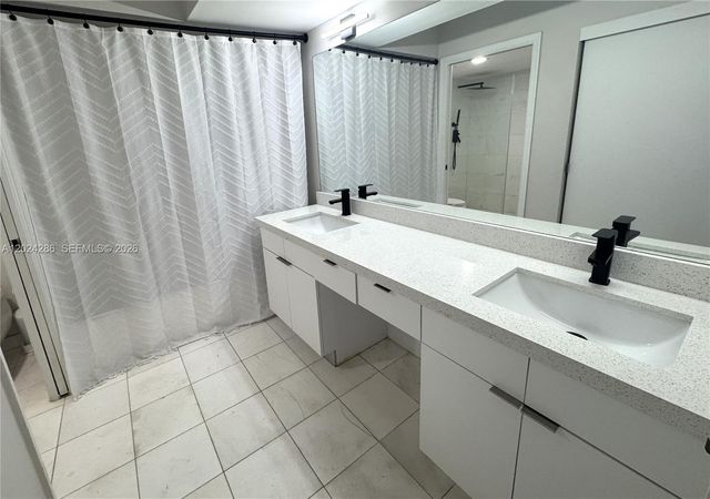 3530 Mystic Pointe Drive 1907, Aventura, FL 33180