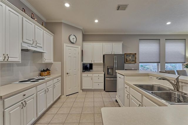 59 W Bellmeade Place, The Woodlands, TX 77382