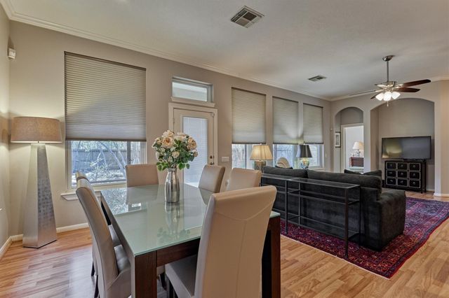 59 W Bellmeade Place, The Woodlands, TX 77382