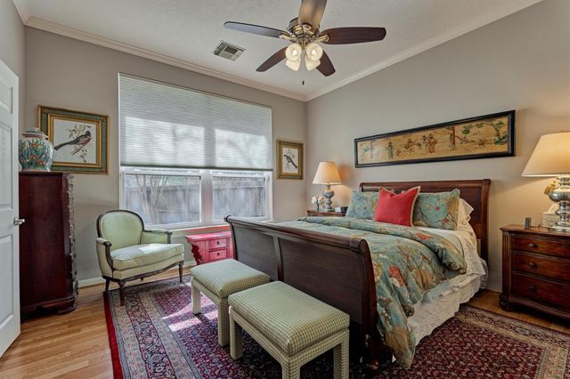 59 W Bellmeade Place, The Woodlands, TX 77382