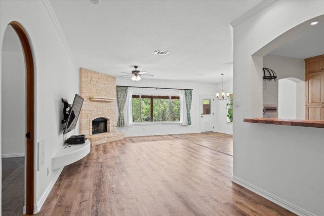 37 PILLOW RD, Austin, TX 78745