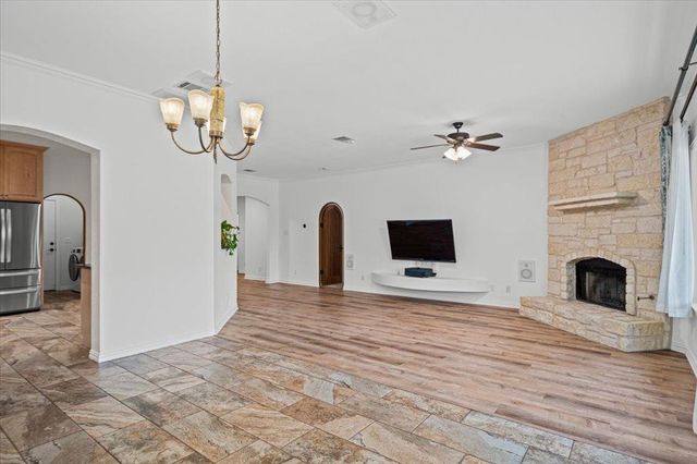 37 PILLOW RD, Austin, TX 78745