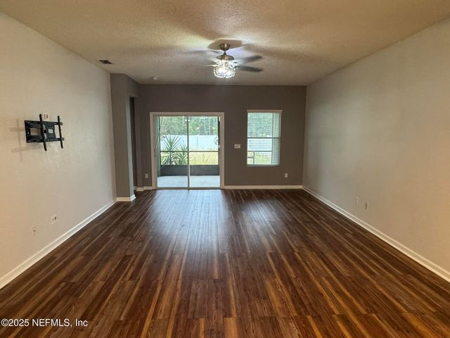 15626 TISONS BLF Road, Jacksonville, FL 32218