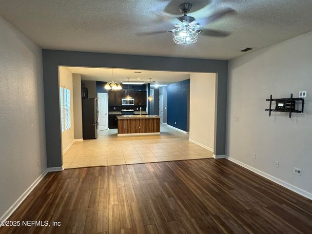 15626 TISONS BLF Road, Jacksonville, FL 32218