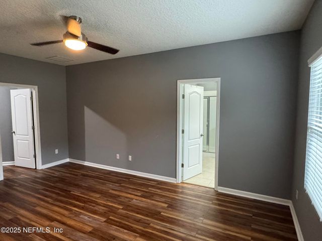 15626 TISONS BLF Road, Jacksonville, FL 32218