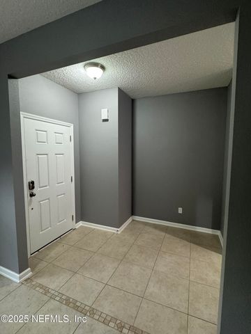 15626 TISONS BLF Road, Jacksonville, FL 32218