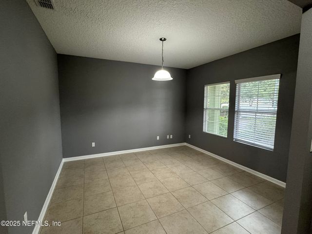 15626 TISONS BLF Road, Jacksonville, FL 32218