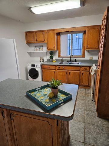 2333 CAGUA Drive NE, Albuquerque, NM 87110