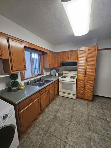 2333 CAGUA Drive NE, Albuquerque, NM 87110