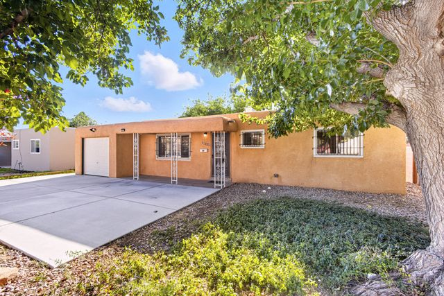 2333 CAGUA Drive NE, Albuquerque, NM 87110