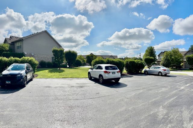 9002 Mansfield Drive, Tinley Park, IL 60487