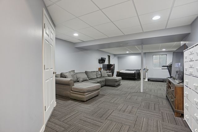 9002 Mansfield Drive, Tinley Park, IL 60487