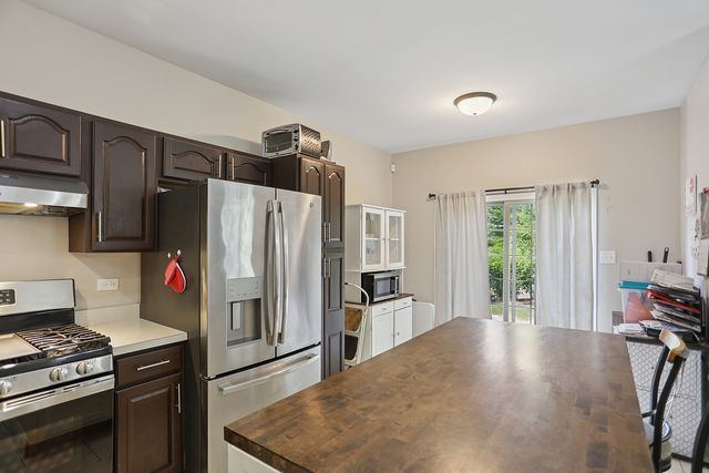 9002 Mansfield Drive, Tinley Park, IL 60487