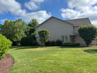 9002 Mansfield Drive, Tinley Park, IL 60487