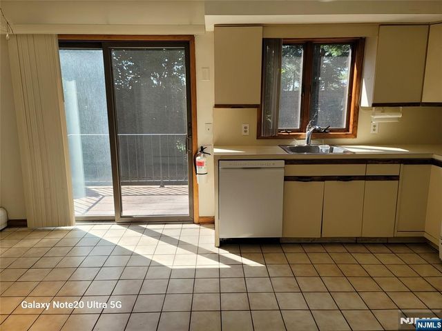 1643 Maple Street, Fort Lee, NJ 07024