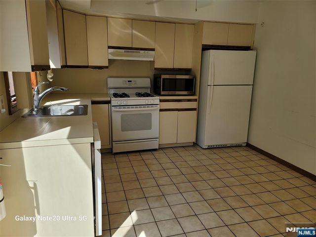 1643 Maple Street, Fort Lee, NJ 07024