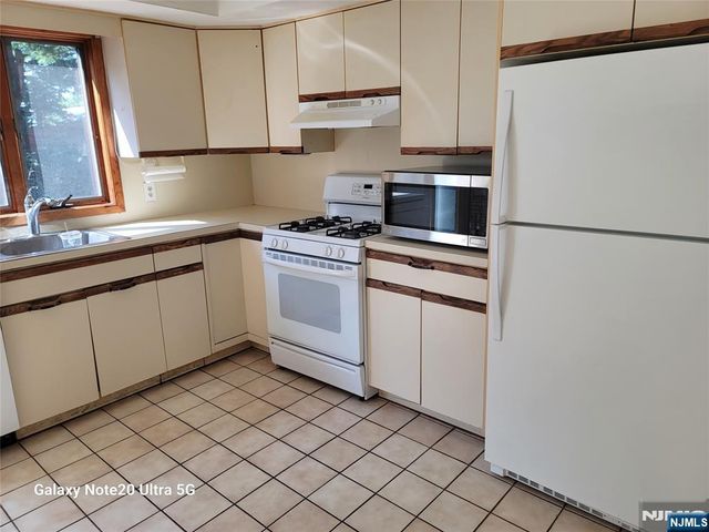 1643 Maple Street, Fort Lee, NJ 07024