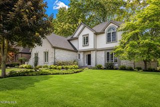 9114 Oak Valley Road, Holland, OH 43528
