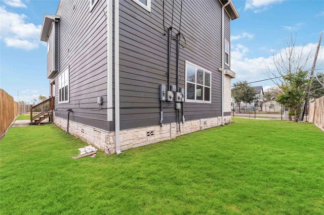 9495 Jutland Road A, Houston, TX 77033