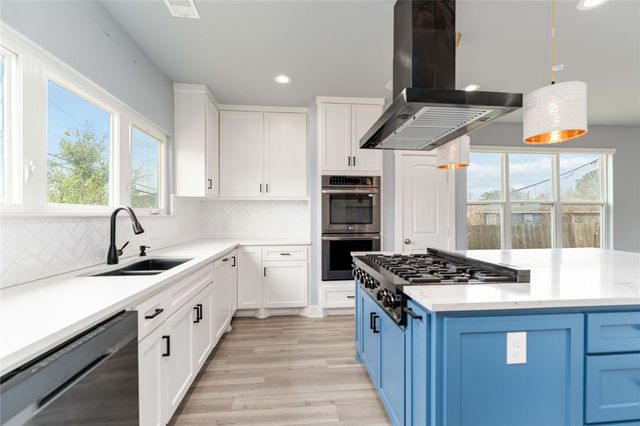 9495 Jutland Road A, Houston, TX 77033