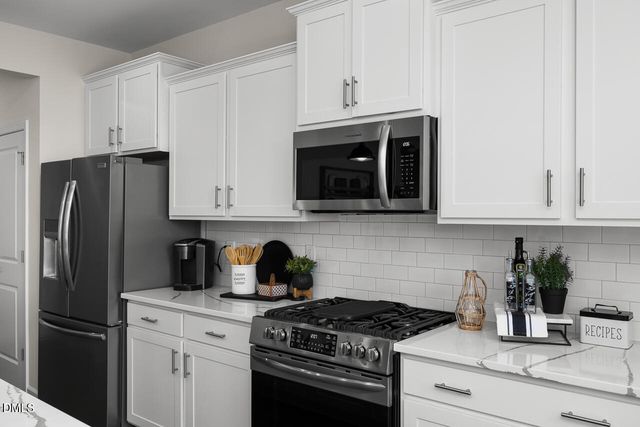 313 Long Leaf Glen Lane, Zebulon, NC 27597