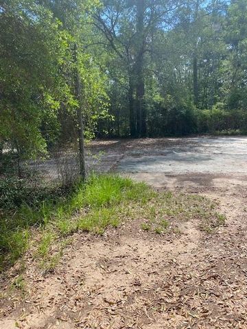 1372 & 1378 Apache Drive, Montgomery, TX 77316