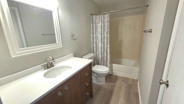 224 Westminster Court D, Schaumburg, IL 60193