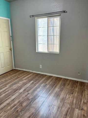 325 N 7th Street, Fowler, CA 93625