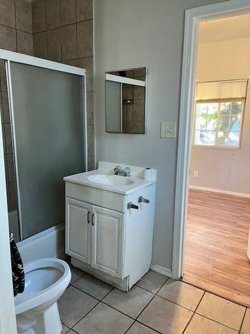 325 N 7th Street, Fowler, CA 93625