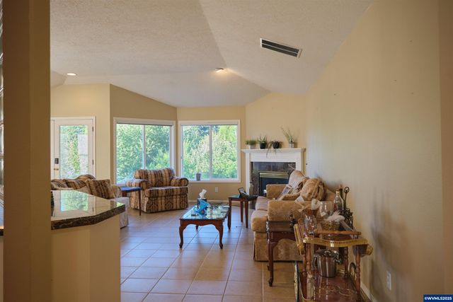 1798 Sunburst Ter NW, Salem, OR 97304