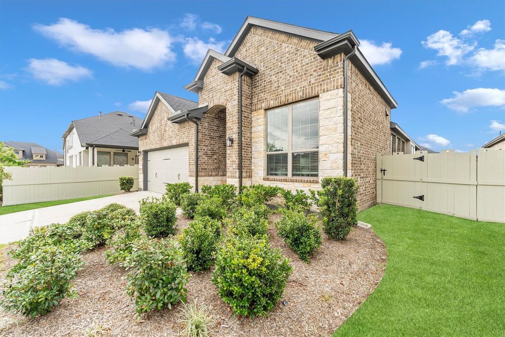 10751 Chinese Violet, Conroe, TX 77385