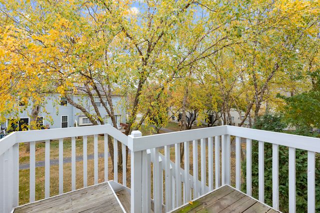 215 Half Moon Circle, Aurora, IL 60504