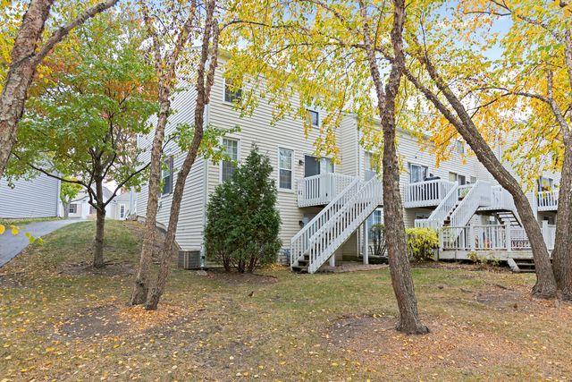 215 Half Moon Circle, Aurora, IL 60504