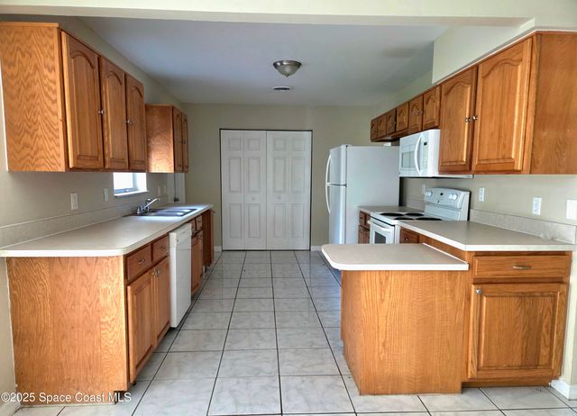 2121 Colony Drive, Melbourne, FL 32935
