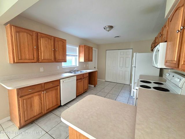 2121 Colony Drive, Melbourne, FL 32935