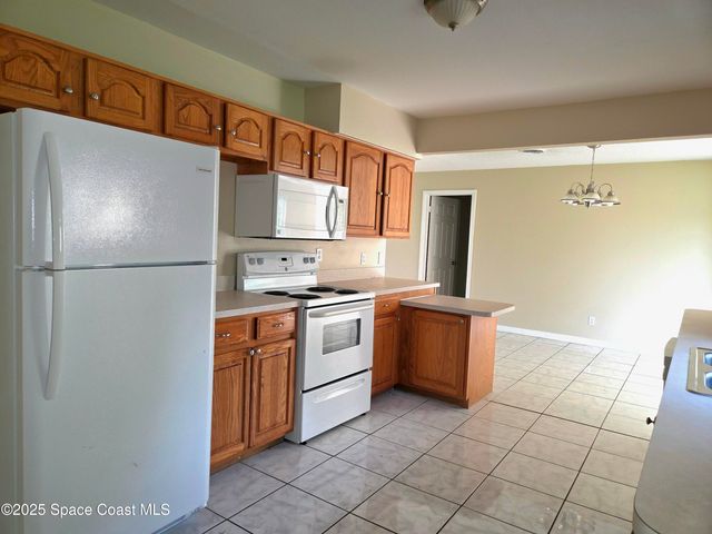 2121 Colony Drive, Melbourne, FL 32935