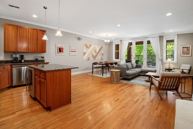 2461 N Lincoln Avenue 2S, Chicago, IL 60614