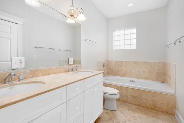 2461 N Lincoln Avenue 2S, Chicago, IL 60614